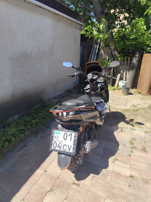 Продам скутер 180 кубов