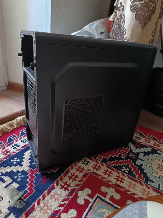 Продам корпус aerocool cs-182