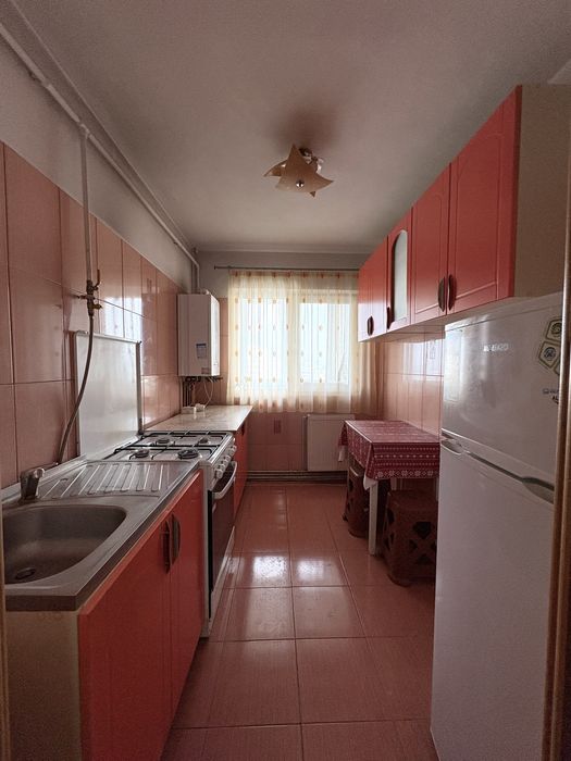 Vând apartament 3 camere(78mp), Bulevardul Unirii, Micro 6, Târgoviște