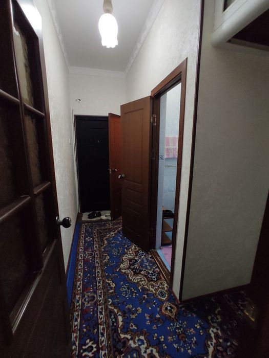 Юнусабад -19 1 комнатная квартира переделанная в двух с ОБСТАНОВКОЙ