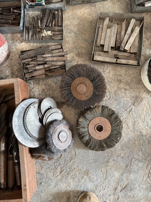 Стругарски инструменти / ножове , свредла