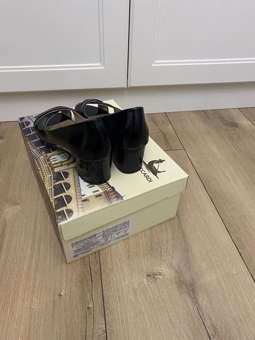 Продам туфли