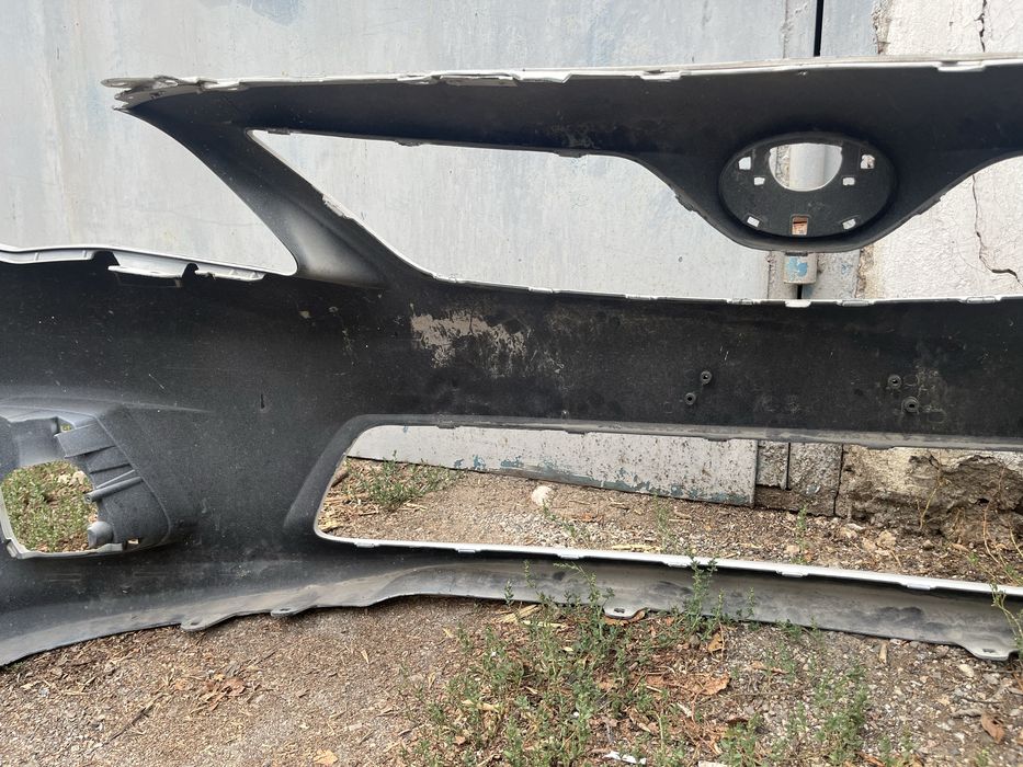 Передний бампер на Toyota Corolla (06-2012 E15)