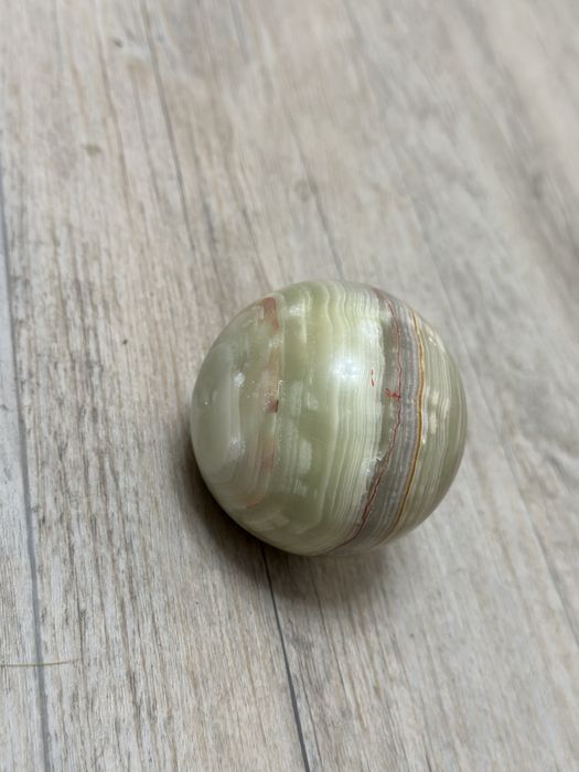 Оникс(Агат) форма шар, диаметр 70мм, вес 600гр.