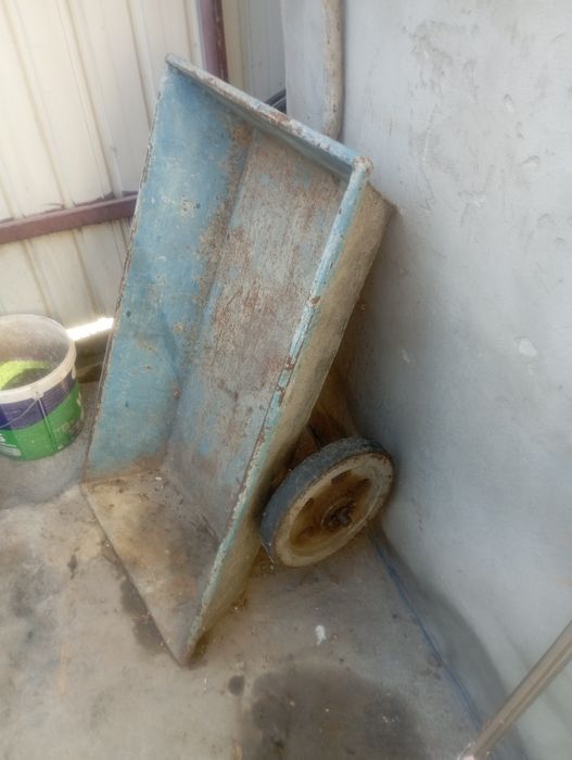 Cărucior de fier