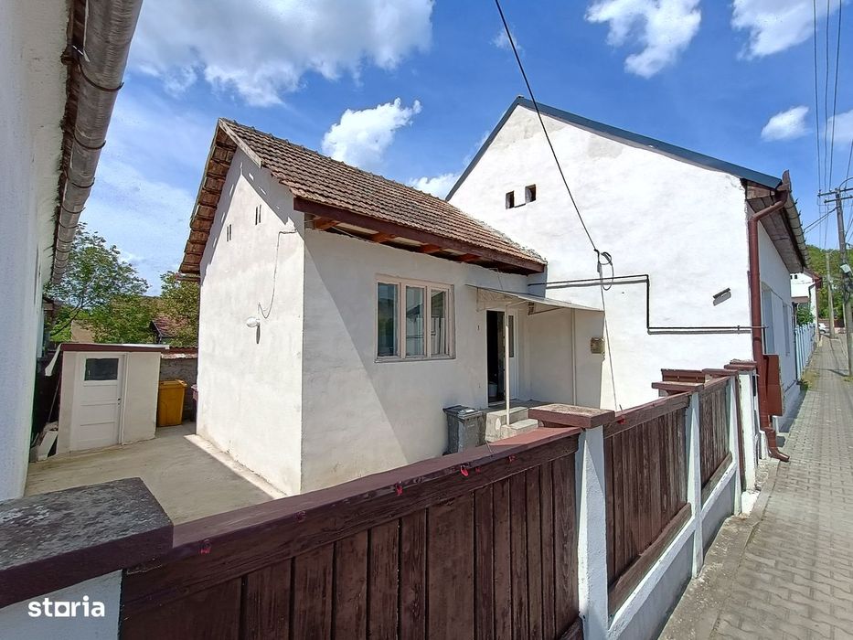 Apartament la casa ( triplex ) / 9 mai