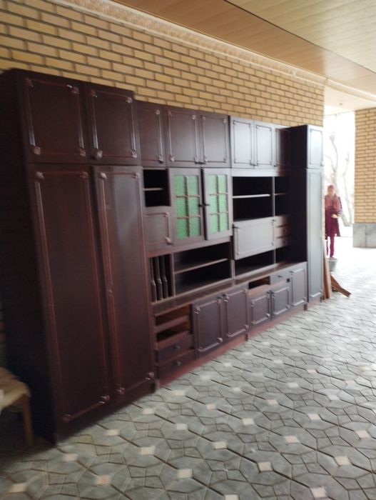 Мебел б.у. Стенка Руминская (4м)