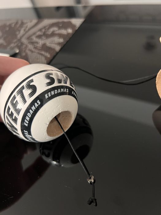 Kendama Sweets in cutia originala