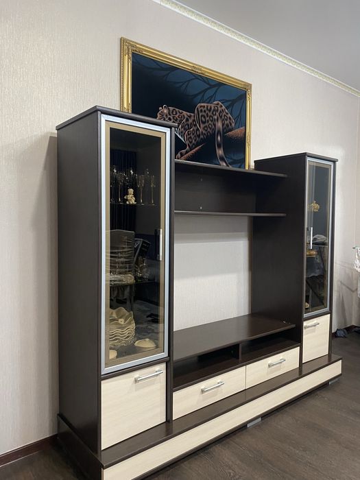 Сервант гостинный