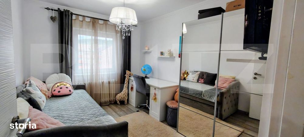 Apartament spatios cu 4 camere, complet mobilat si renovat modern, zon