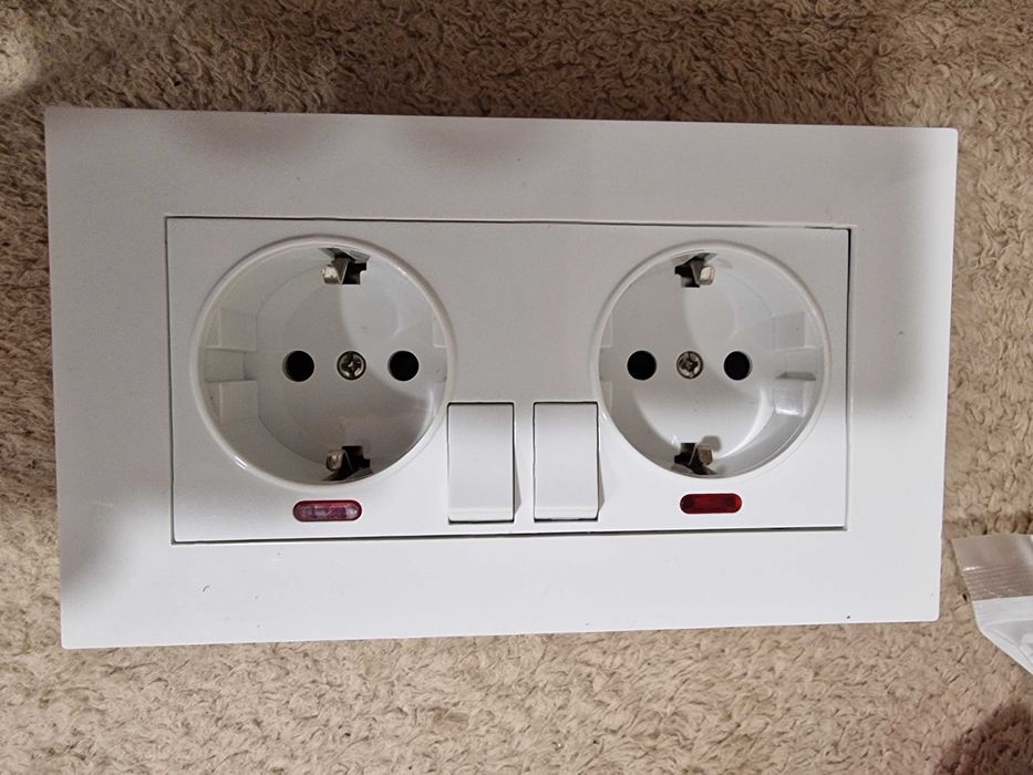 Двоен контак с 2 usb юсб  бутон за включване и конзолна кутия комплект