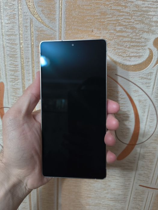 Samsung Galaxy S25 Ultra Titanim Gray 12/256 Ideal Holatda korobkali