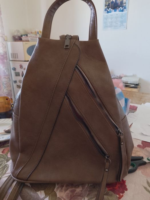 Дамски раници малко ползвани