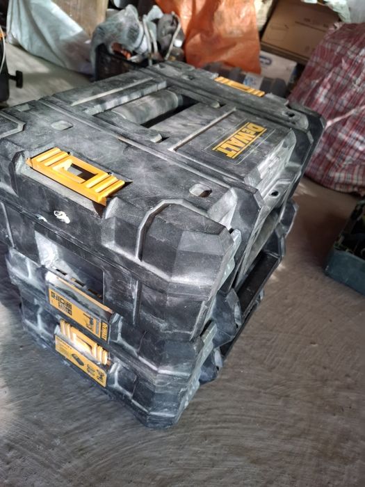 Комплект куфари за инструменти  на Bosch