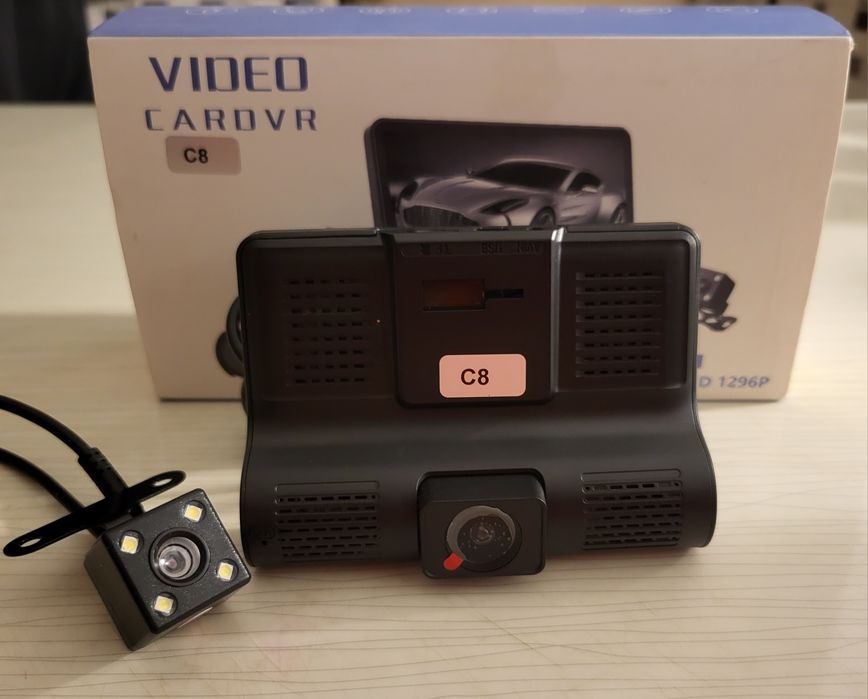 Видеорегистатор трехкамерный