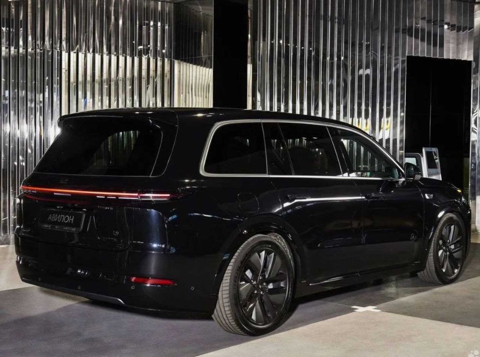 Elite transport services in Uzbekistan for tour trip excursion Li L9