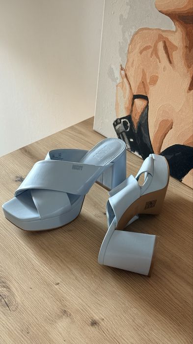 Чехли на ток/мюли DKNY