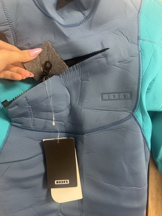 Costum neopren ION nou