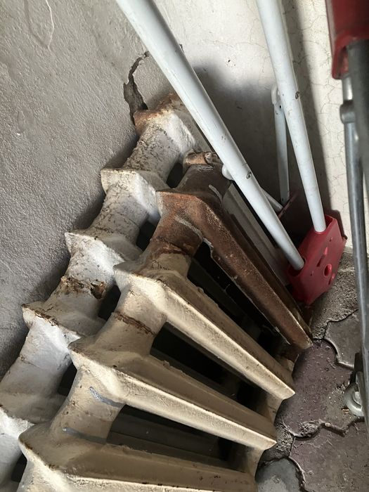 Продам батарей чугунные