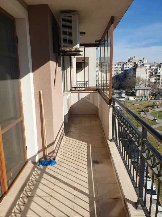 Продава се Тристаен апартамент в Пловдив, Тракия - 106 кв.м за 1963 €/кв.м - Снимка #3