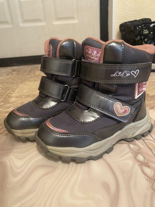 Продам детские сапоги