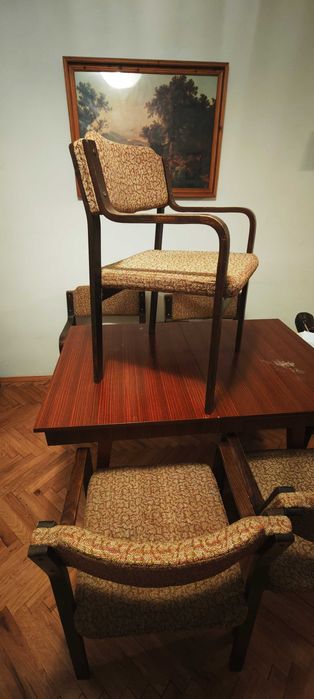 Разтегаема маса с 6 стола