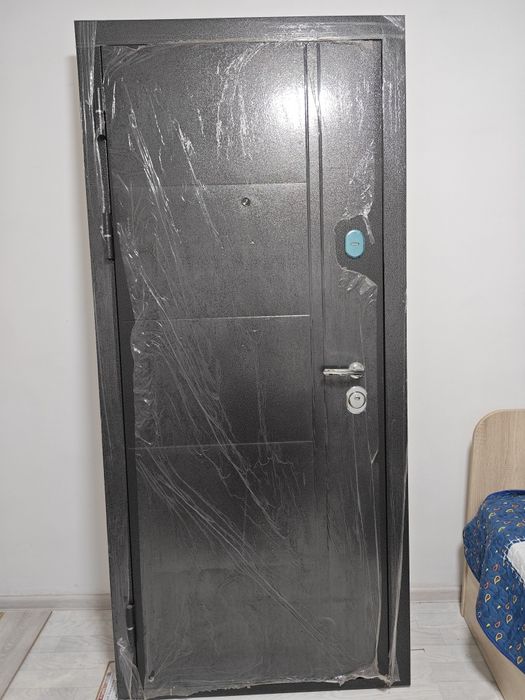 Продам двери металлические