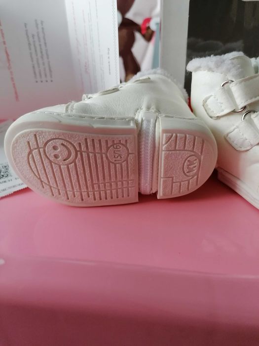 Бебешки обувки за прохождане