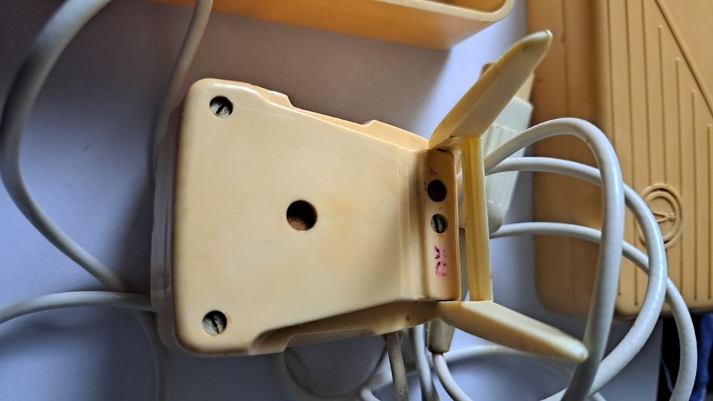 Vintage Tesla: Microfon dinamic AMD 210 funcțional + Cutie colecțiee