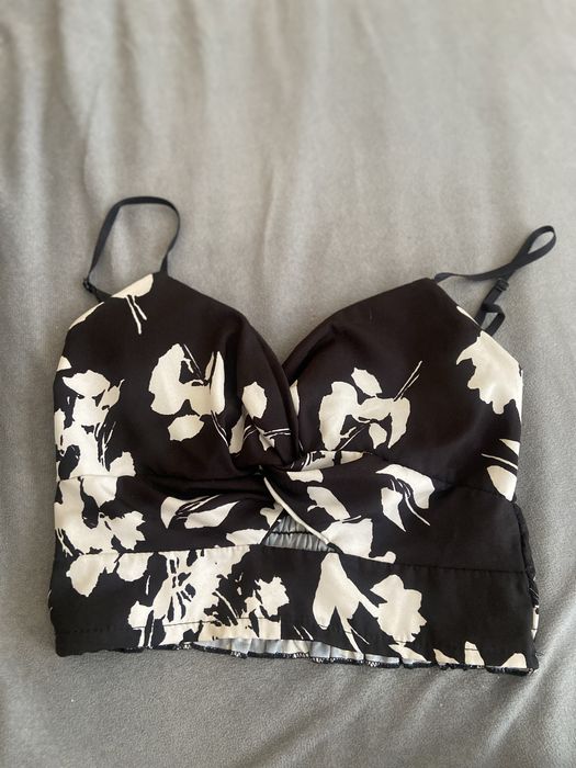 Къс черно-бял топ