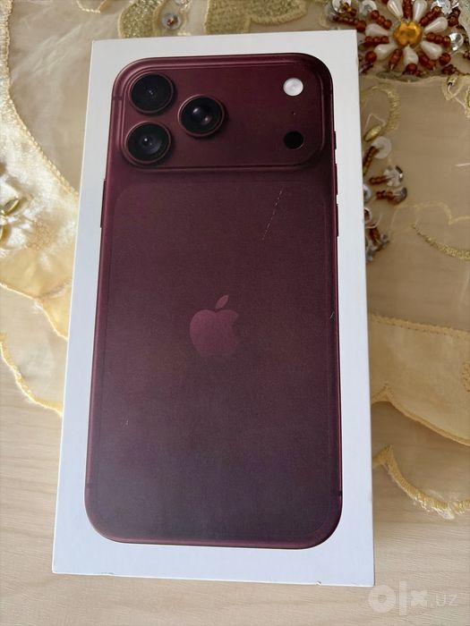 Apple iPhone 18 Pro Max цвет: Burgundy