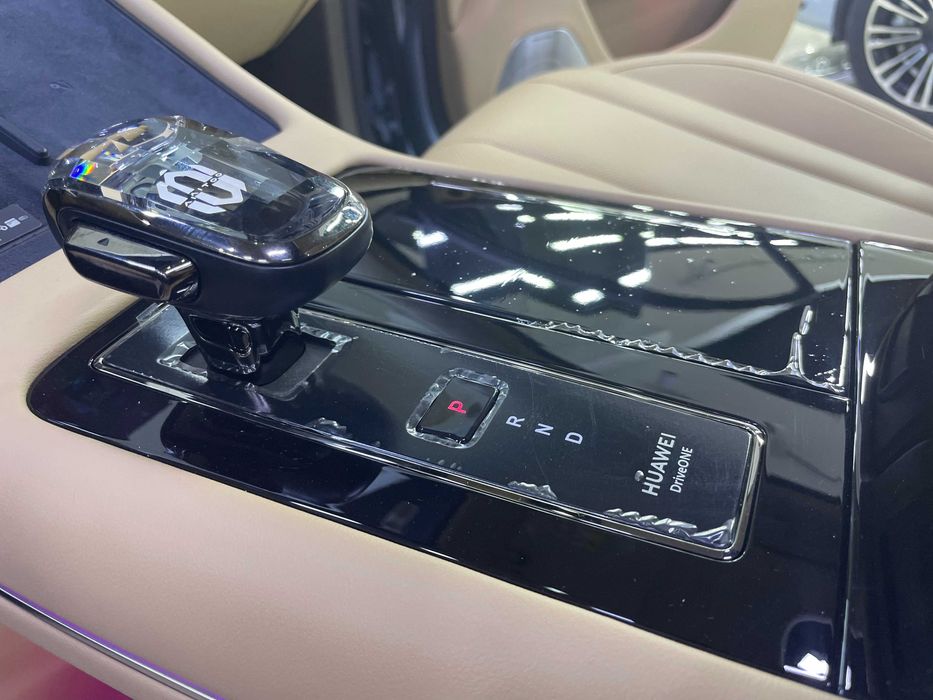 AITO M7 Hybrid AWD — новый без пробега, максимальный комфорт