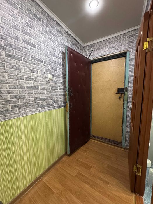 Продам 2-х ком. квартиру Царева 4