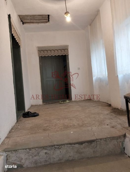 Casa spatioasa | 1500 mp teren - Ticvaniu Mare CS