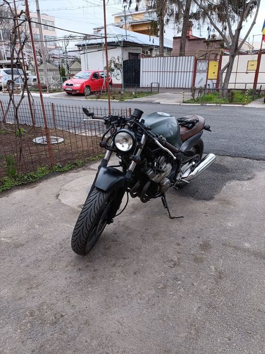 Vând Yamaha XJ 600 Cafe racer