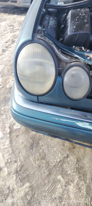 Мерс 210  одна пара правая