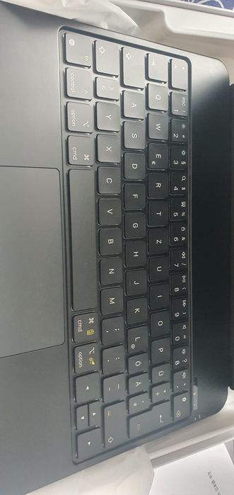 Tastatură magnetică pentru iPad Air 11" M3/M2 (2025/2024), iPad Air 7/