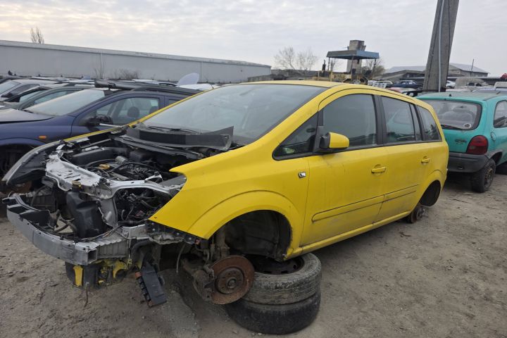 Lampa / Tripla stop dreapta pe aripa Opel Zafira 2006