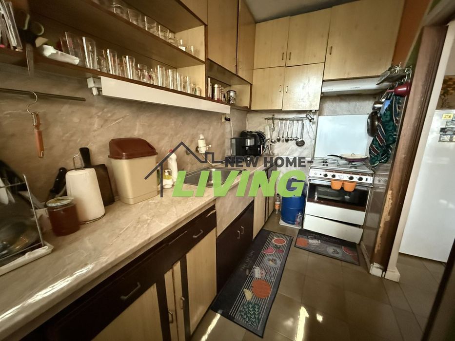 Продава се Тристаен апартамент в Пловдив, Кючук Париж - 107 кв.м за 1664 €/кв.м - Снимка #2
