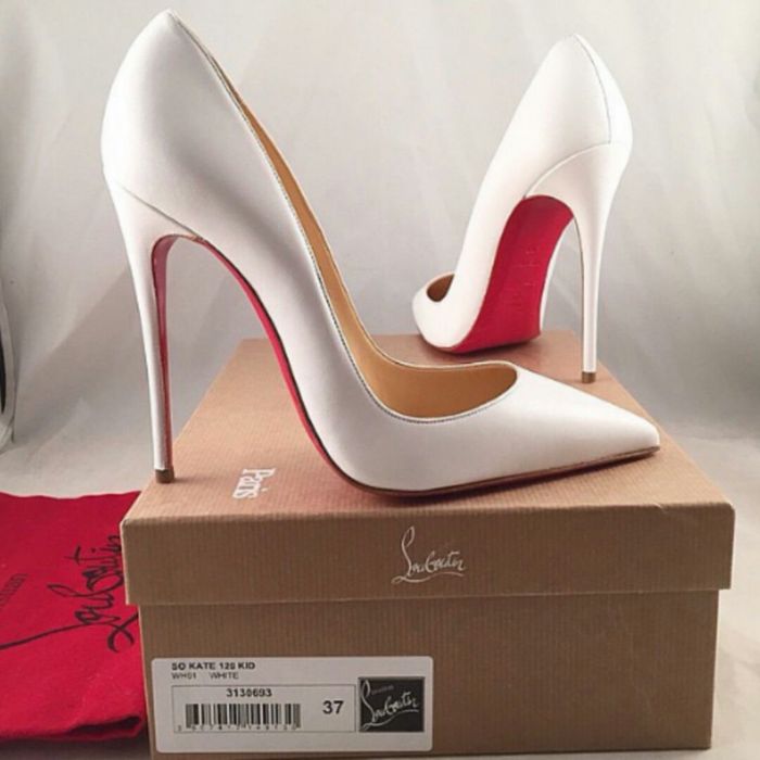 белые каблуки Christian Louboutin