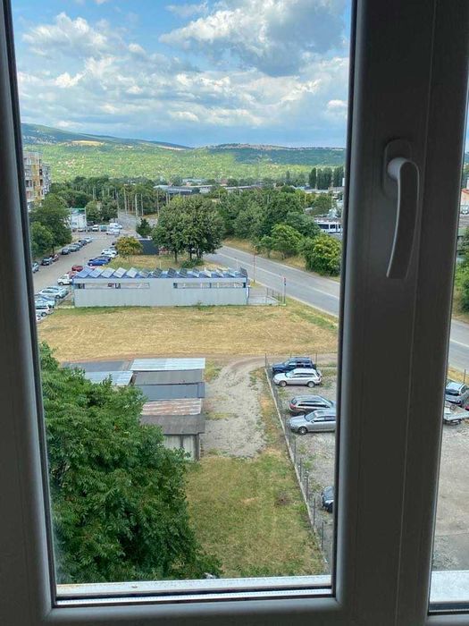 Гарсионера под наем след основен ремонт дъбника