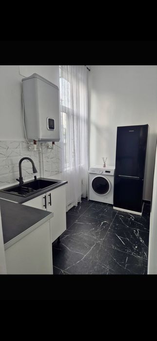Apartament / casa caramida in zona centrala din Galati, toate utilitatile, tabla nou, renovat, pod mansardabil inalt