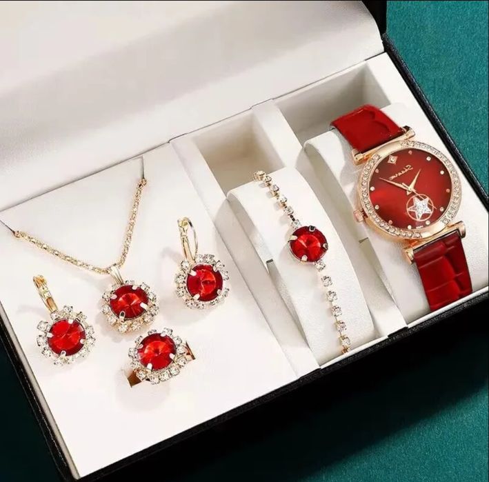 Ceas și set de cercei, lanț, brățară și inel.