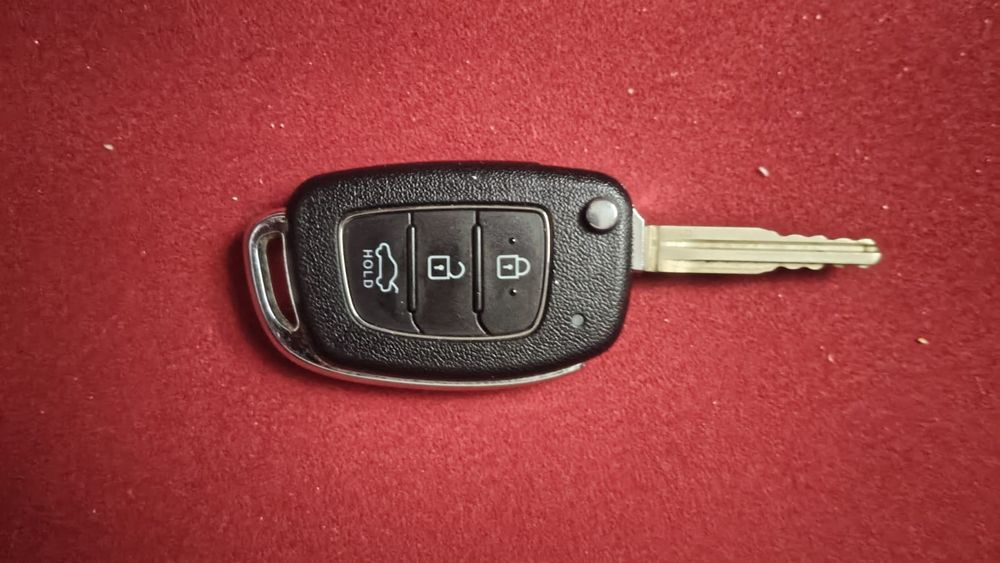Ключ  от Hyundai   оригинал  бу