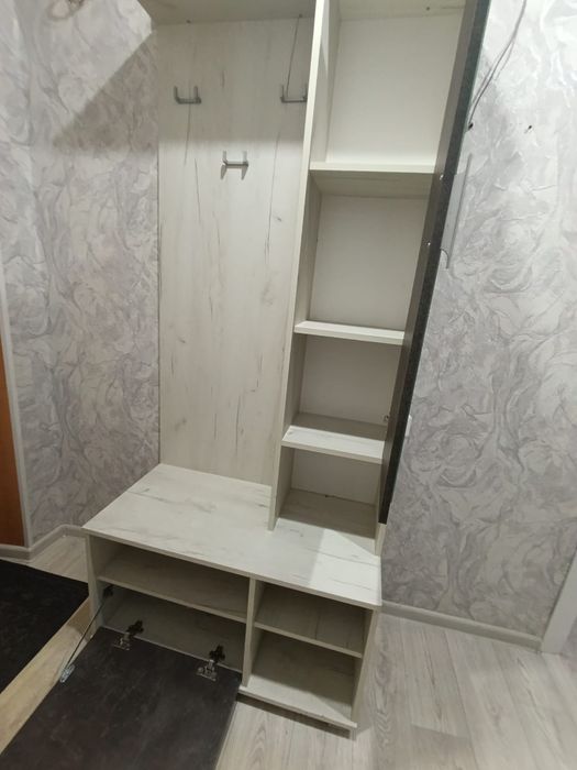 Продам прихожую и шкаф