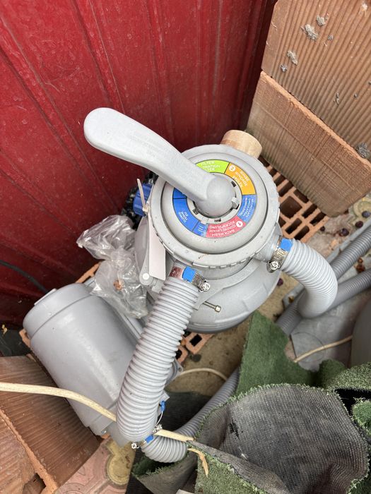 Piscina de vanzare..vreau sa scap de ea daia o dau mai ieftin