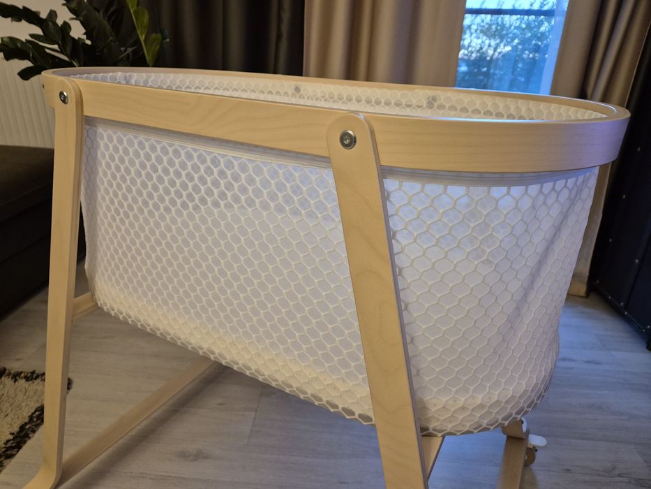 Cos bebeluș+ saltea+ 2 cearsafuri