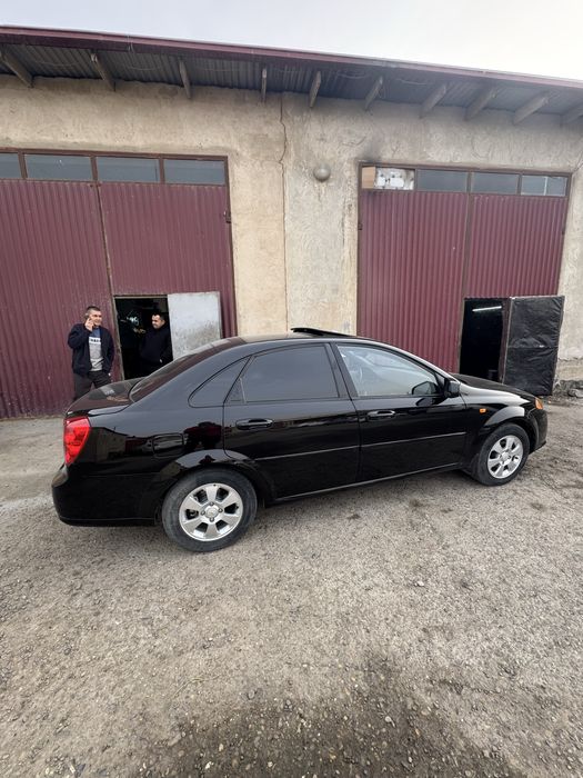 Gentra 2024 Qora Lyukli