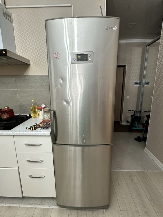 Холодильник серый