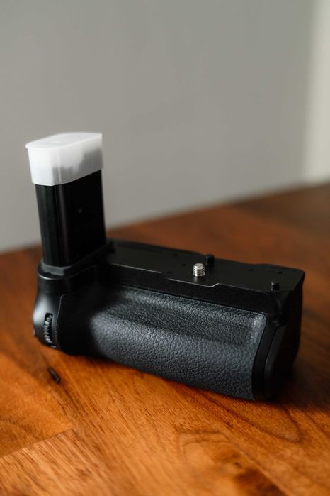 Grip Nikon MB-N12 pentru Z8
